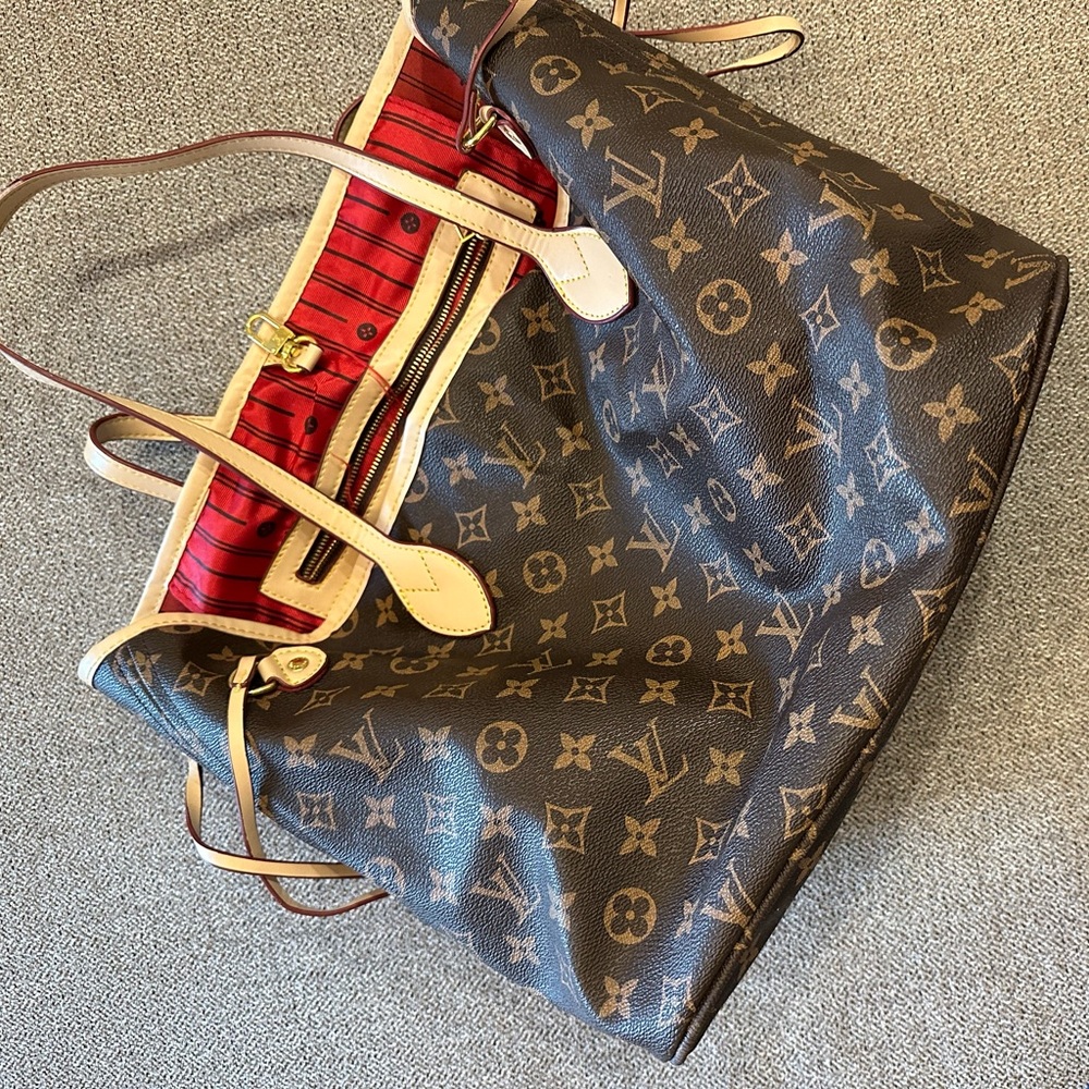 Brown tote